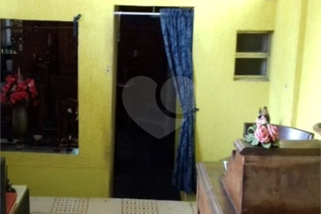 Sobrado à venda com 8 quartos, sendo 3 suítes, em Liberdade, São Paulo, SP