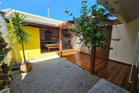 Sobrado à venda com 3 quartos, sendo 1 suíte,  em Residencial Colinas, Mogi das Cruzes, SP