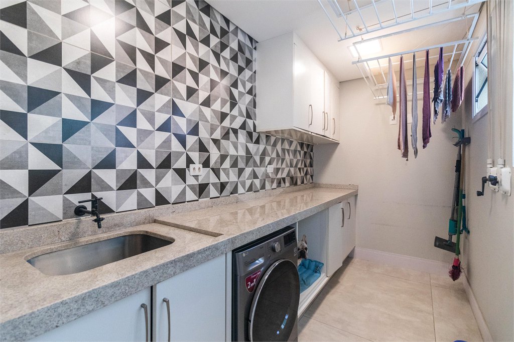 Apartamento à venda com 3 quartos, sendo 2 suítes, em Vila Romana, São Paulo, SP