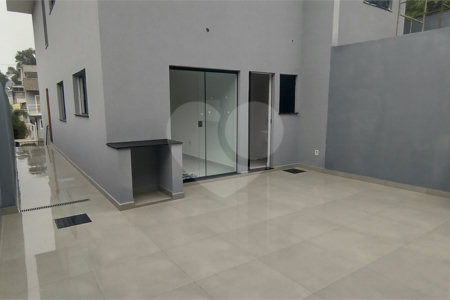Sobrado à venda com 3 quartos, sendo 1 suíte, em Jardim Maristela, Atibaia, SP