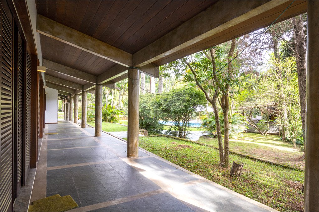 Casa à venda com 3 suítes no condomínio Chácara Flora, São Paulo - SP