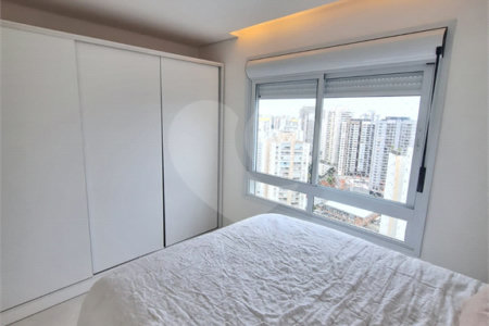 Apartamento à venda com 3 quartos, sendo 1 suíte,  em Vila Andrade, São Paulo, SP