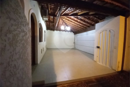 Casa à venda com 4 quartos, sendo 1 suíte,  em Vila Oliveira, Mogi das Cruzes, SP