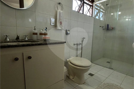 Sobrado à venda com 4 quartos, sendo 2 suítes,  em Parque Nova Suíça, Valinhos, SP