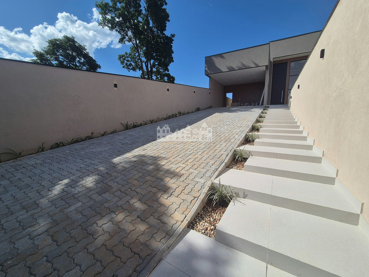 Casa térrea moderna com piscina privativa à venda no Jardim dos Pinheiros, em Atibaia