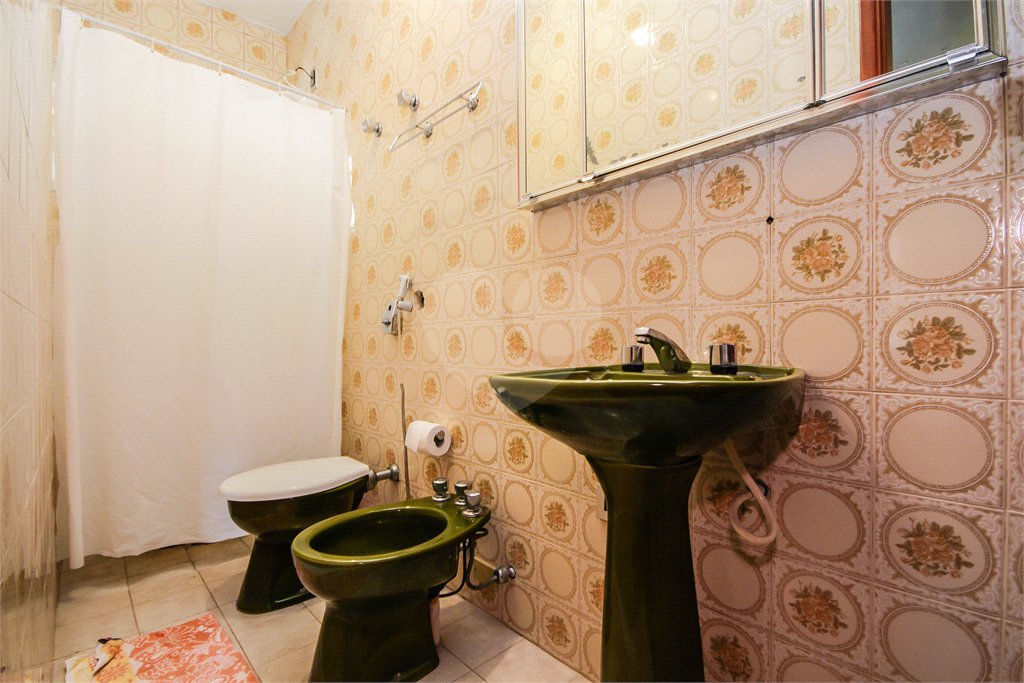 Sobrado à venda com 3 quartos, sendo 2 suítes, em Vila Clarice, São Paulo, SP