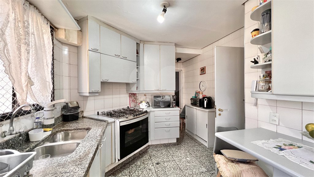 Apartamento à venda com 4 quartos, sendo 1 suíte, em Vila Mariana, São Paulo, SP