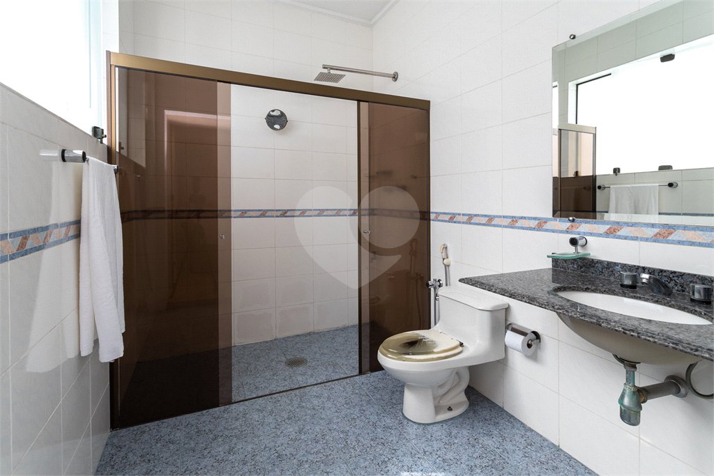 Casa à venda com 4 quartos, sendo 3 suítes, em Vila Mariana, São Paulo, SP