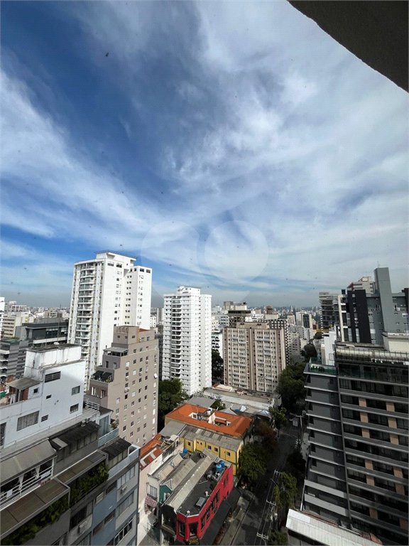 Apartamento à venda com 3 quartos, sendo 2 suítes, em Cerqueira César, São Paulo, SP