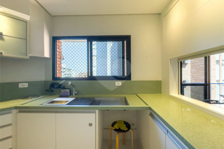 Apartamento à venda com 3 suítes em Sumarezinho, São Paulo, SP