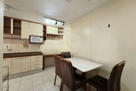 Apartamento à venda com 2 quartos, sendo 1 suíte,  em Laranjeiras, Rio de Janeiro, RJ
