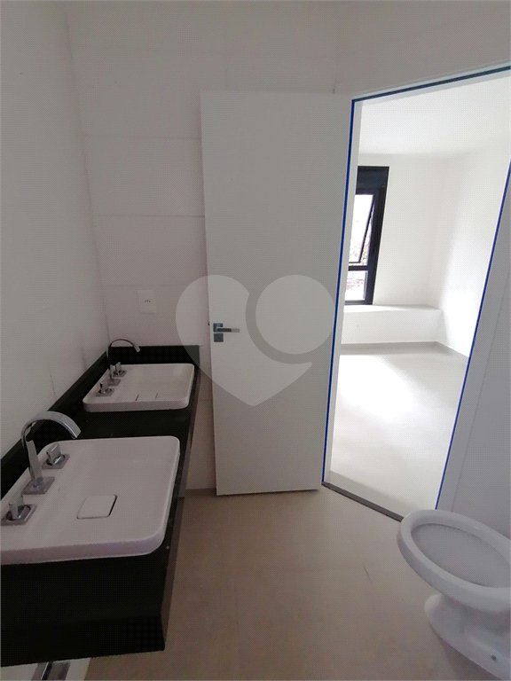 Casa à venda ou para alugar com 3 quartos, sendo 1 suíte,  no condomínio Cube Tutóia, São Paulo - SP