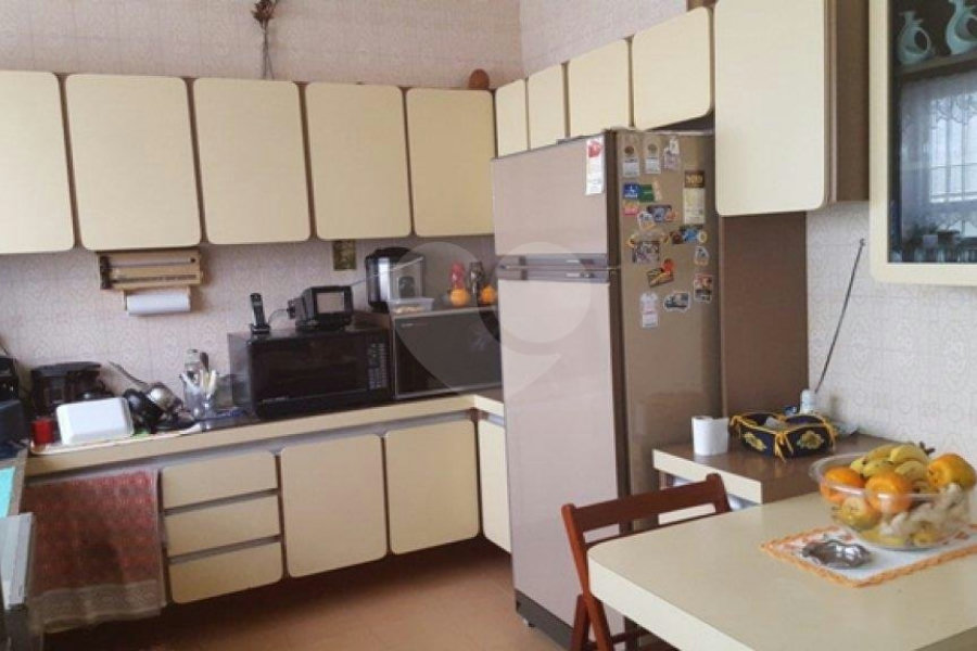 Sobrado à venda com 4 quartos, sendo 1 suíte, em Tremembé, São Paulo, SP