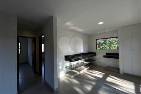 Apartamento à venda com 2 quartos, sendo 1 suíte, no Centro / Arraial D'ajuda, Porto Seguro, BA