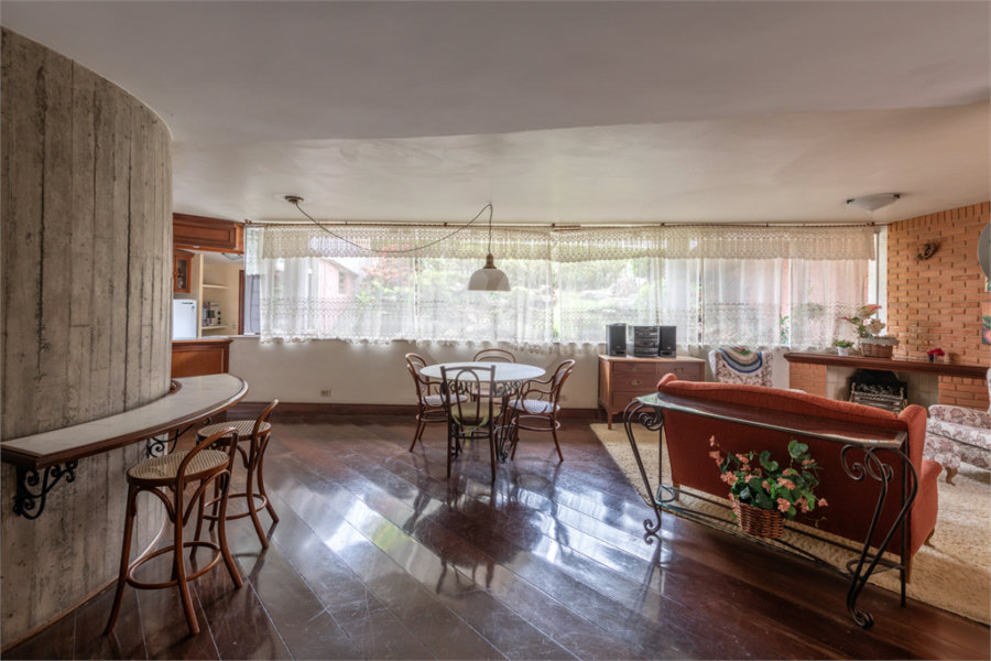 Casa Térrea à venda com 7 quartos, sendo 1 suíte, em Santana, São Paulo, SP