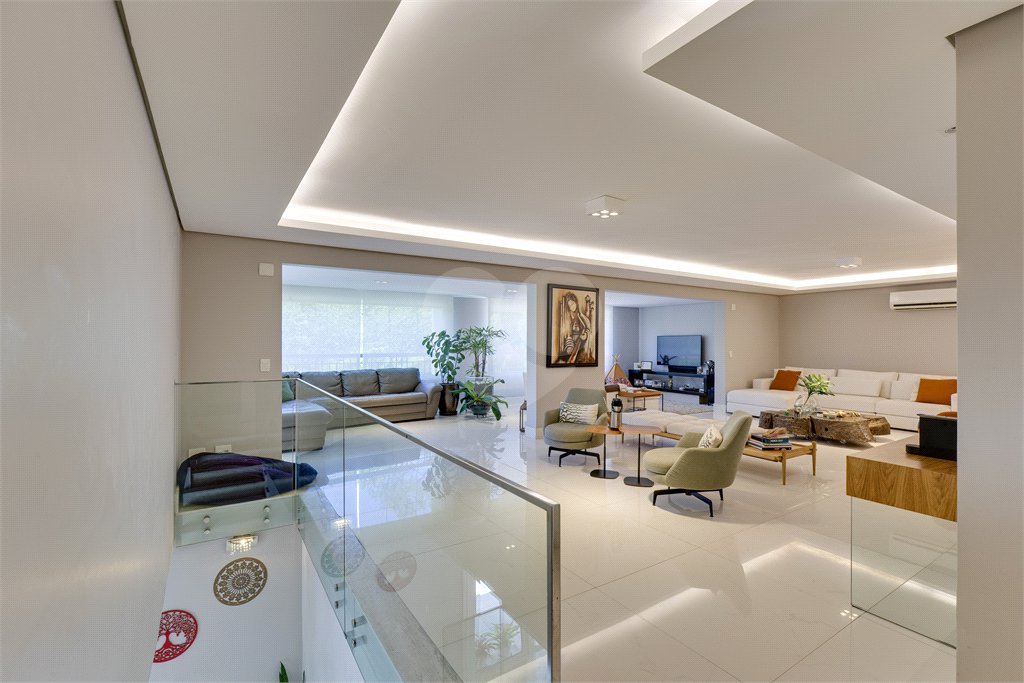 Duplex à venda ou para alugar com 4 suítes em Alto da Boa Vista, São Paulo, SP