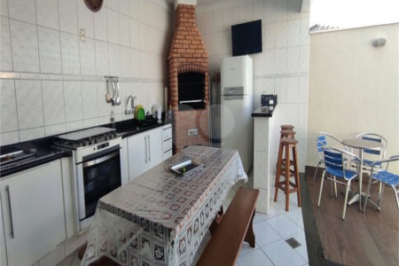 Casa à venda com 4 quartos, sendo 2 suítes, no condomínio Residencial Villa dos Inglezes, Sorocaba - SP