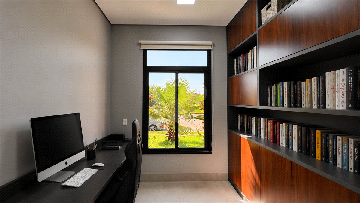 Casa à venda com 3 suítes no condomínio Florais da Mata, Várzea Grande - MT