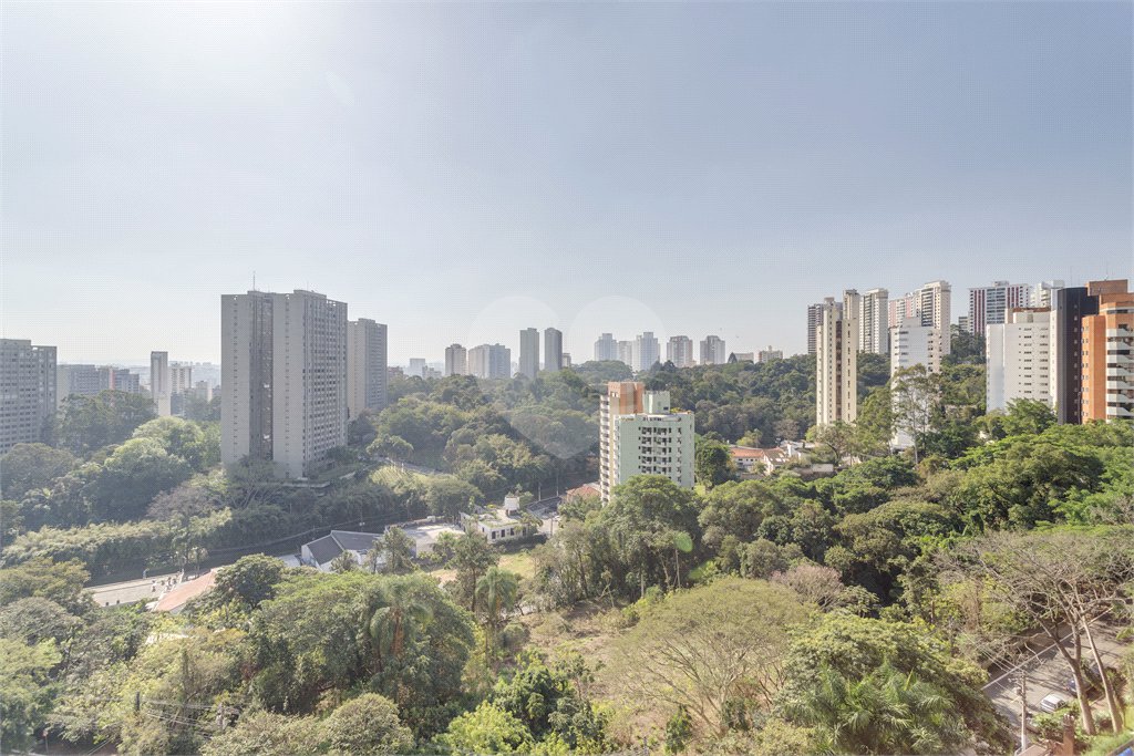 Apartamento à venda com 3 quartos, sendo 1 suíte, em Morumbi, São Paulo, SP