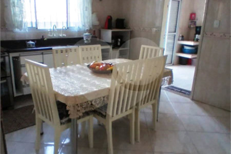 Sobrado à venda com 5 quartos, sendo 1 suíte, em Vila Maria Alta, São Paulo, SP