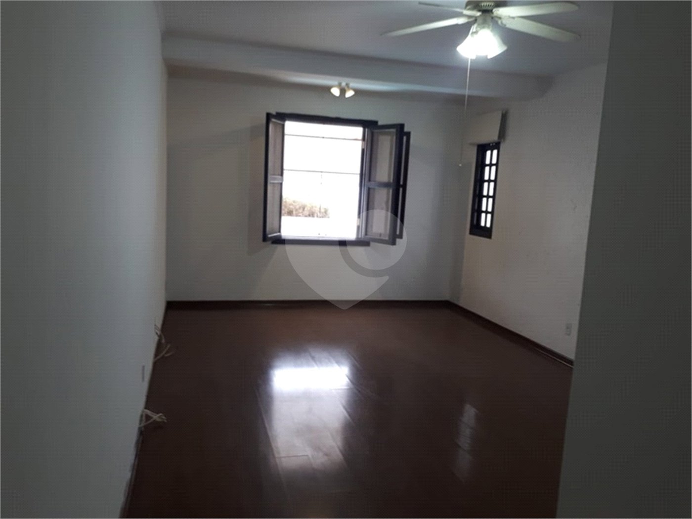 Sobrado à venda com 5 quartos, sendo 3 suítes, em Tremembé, São Paulo, SP