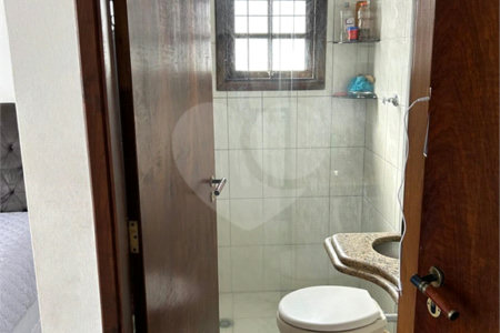 Sobrado à venda com 5 quartos, sendo 1 suíte, em Jardim Marisa, São Paulo, SP