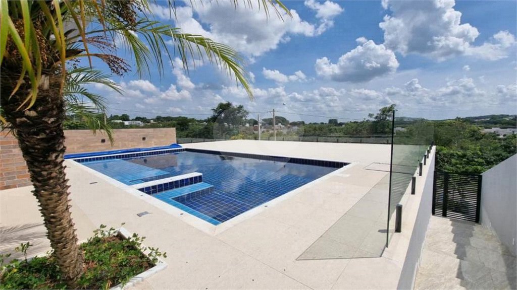 Casa à venda com 3 suítes no condomínio Portal dos Bandeirantes, Salto - SP