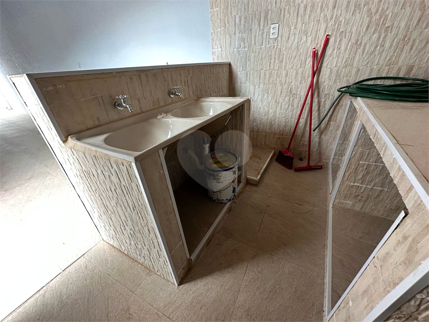 Casa à venda com 2 quartos, sendo 1 suíte, em Vila São José, Indaiatuba, SP