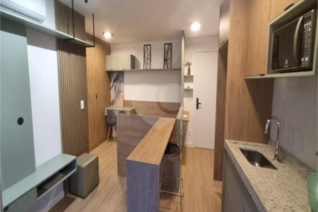 Studio Mobiliado com Varanda, Ar-Condicionado e Lazer Completo