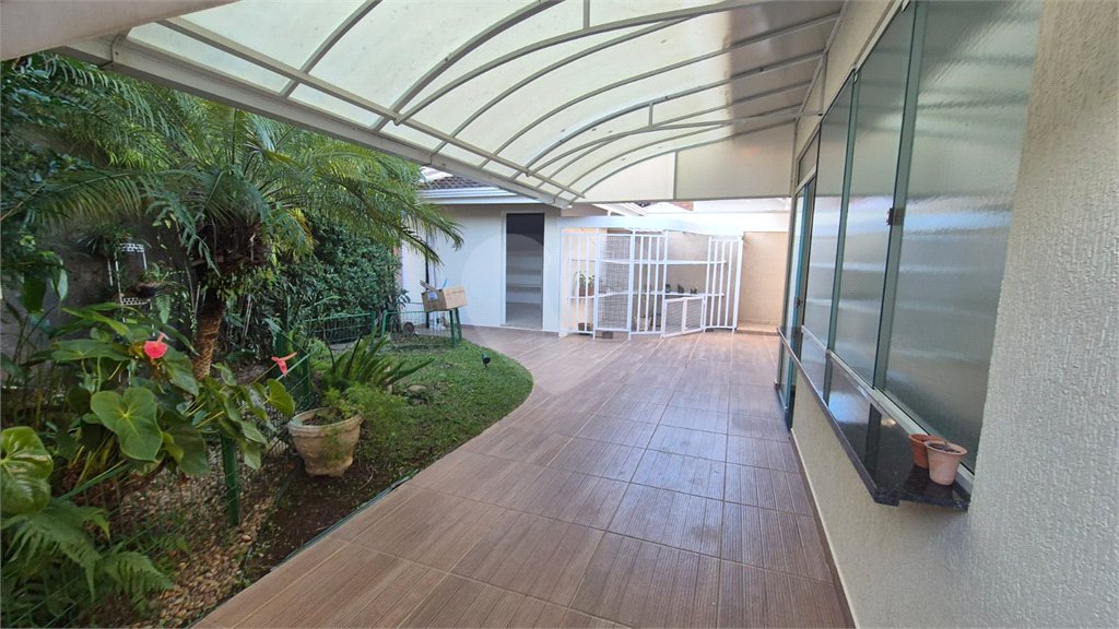 Casa para alugar com 3 quartos, sendo 1 suíte, no condomínio Recanto dos Paturis, Vinhedo - SP