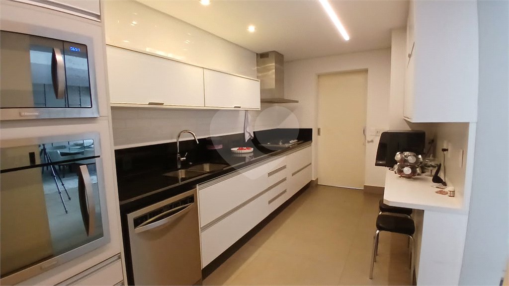 Apartamento à venda com 3 suítes em Jardim Fonte do Morumbi, São Paulo, SP