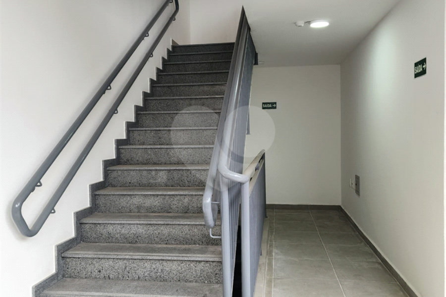 Casa à venda com 2 quartos, sendo 1 suíte, no condomínio Residencial Sanches, São Paulo - SP