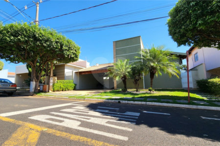 Casa à venda com 3 quartos, sendo 1 suíte, no condomínio Veneto, Araraquara - SP