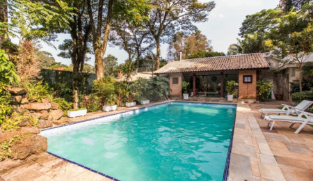 Casa à venda com 5 quartos, sendo 3 suítes, em Alto da Boa Vista, São Paulo, SP