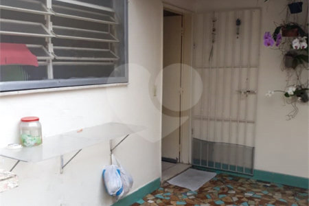 Casa à venda com 2 quartos, sendo 1 suíte,  em Vila Anastácio, São Paulo, SP