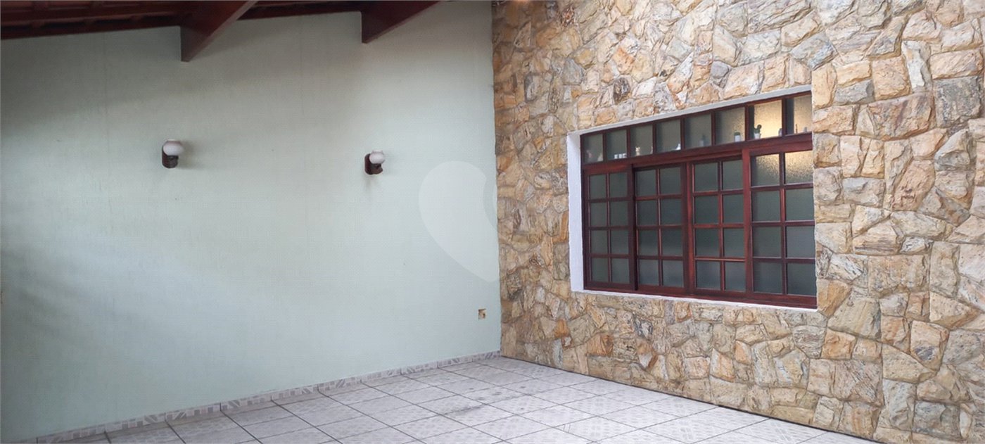 Sobrado à venda com 3 quartos, sendo 1 suíte, em Vila Ema, São Paulo, SP