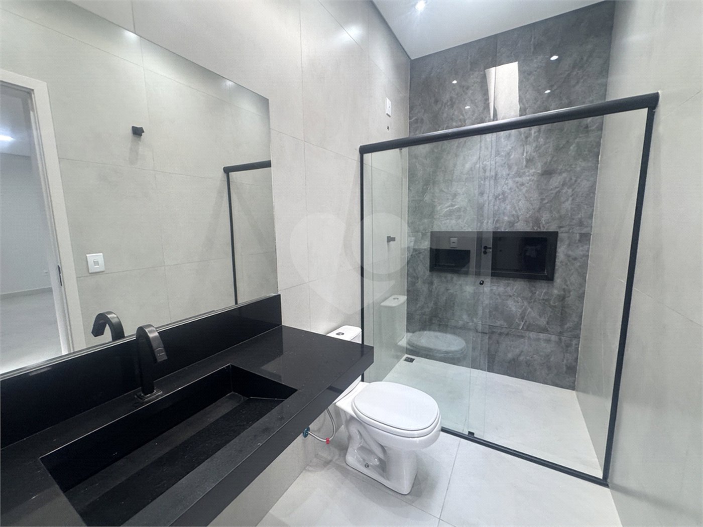 Casa à venda com 3 quartos, sendo 1 suíte, no condomínio Residencial Villagio Wanel, Sorocaba - SP