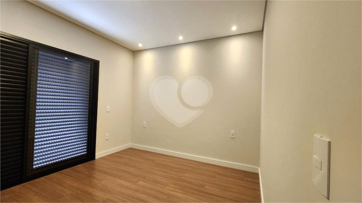 Casa à venda com 3 suítes no condomínio Vita Verdi, Valinhos - SP