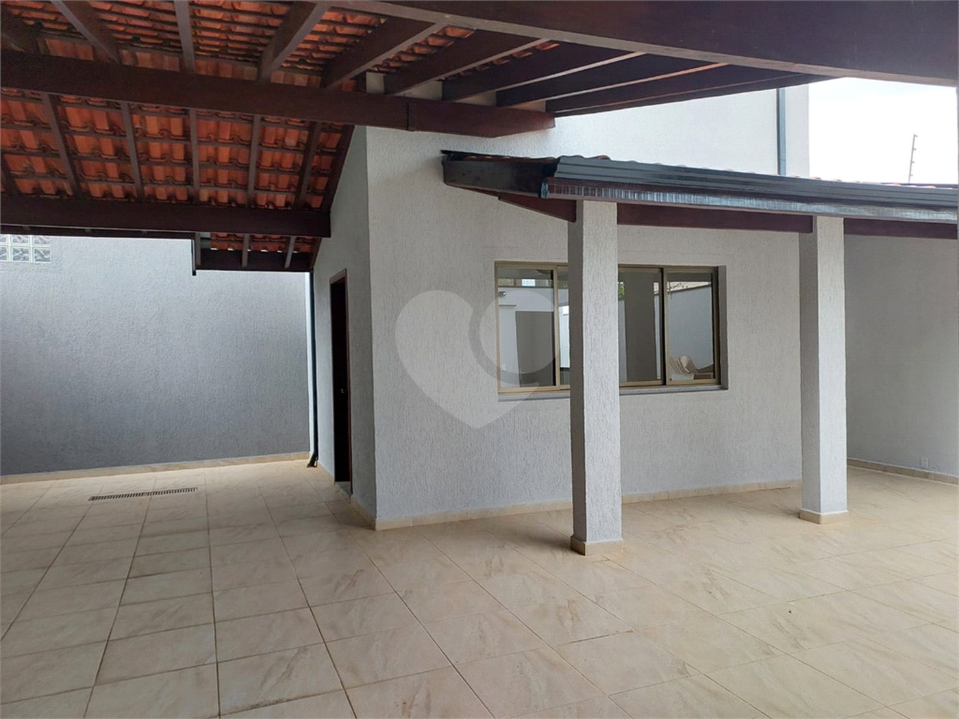 Sobrado à venda com 3 quartos, sendo 1 suíte,  em Jardim Regina, Indaiatuba, SP