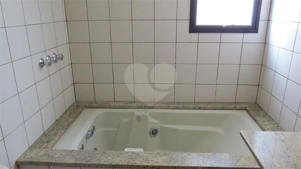 Apartamento à venda com 4 quartos, sendo 2 suítes,  em Cambuí, Campinas, SP