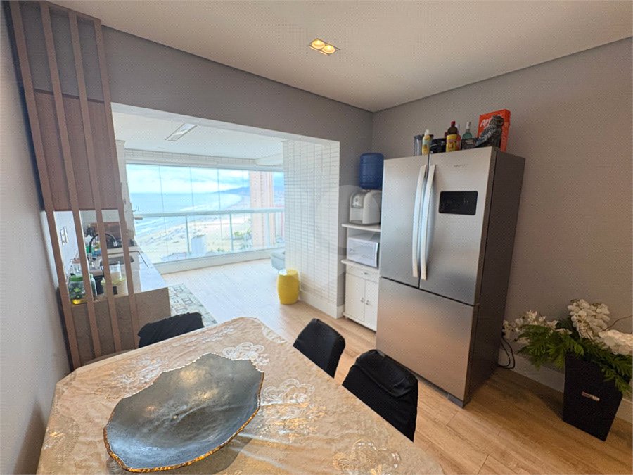 Apartamento à venda com 2 quartos, sendo 1 suíte,  em Boqueirão, Praia Grande, SP