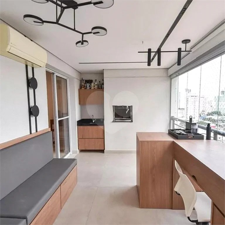 Apartamento no Ipiranga de 94m2 com 2 dorms, 1 suíte, 3 banheiros, 2 vagas. Estuda permuta.