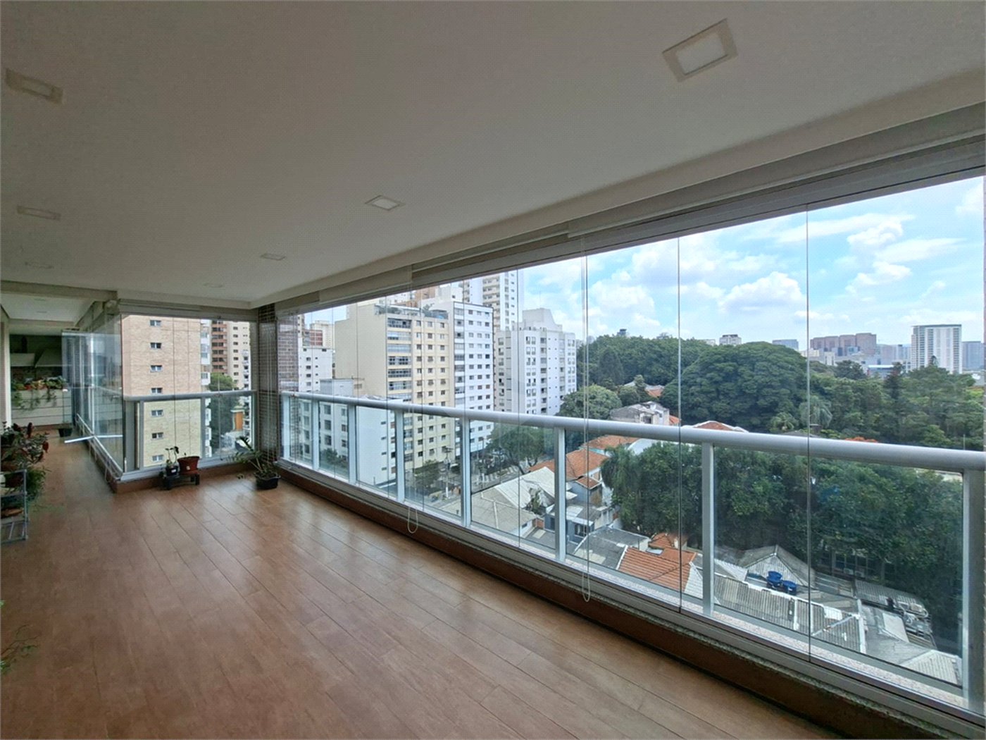 Apartamento à venda com 4 quartos, sendo 3 suítes,  em Perdizes, São Paulo, SP