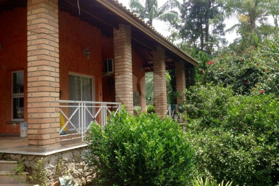 Casa à venda com 4 quartos, sendo 1 suíte, em Samambaia, Mairiporã, SP