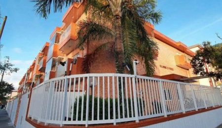 Casa com 2 dormitórios à venda, 109 m² por R$ 585.000,00 - Marapé - Santos/SP