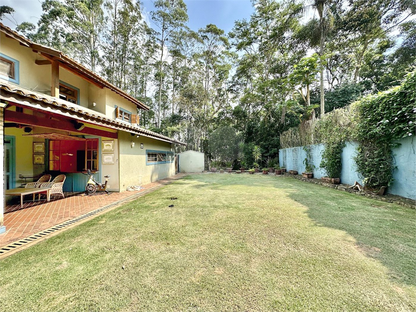 Casa à venda com 4 suítes no condomínio Parque das Artes, Embu das Artes - SP