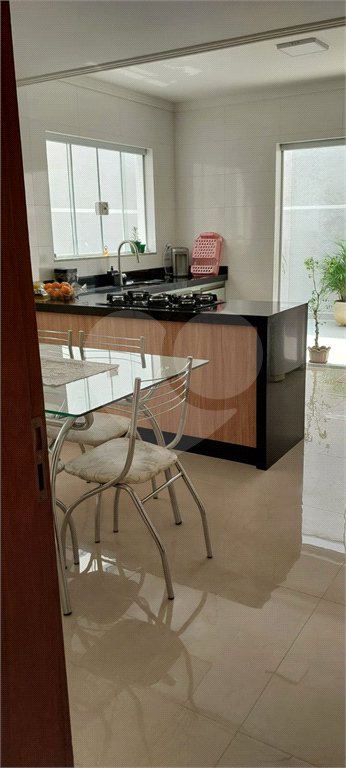 Casa à venda com 3 quartos, sendo 1 suíte,  em Vila Galvão, Guarulhos, SP