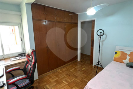 Sobrado à venda com 3 quartos, sendo 1 suíte, em Vila Alexandria, São Paulo, SP