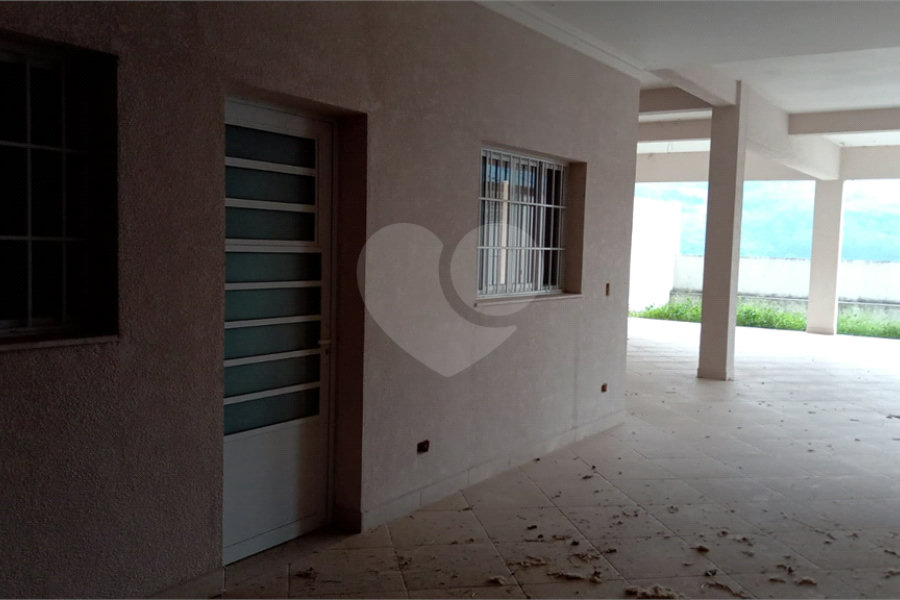Casa à venda com 5 quartos, sendo 3 suítes,  em Serra da Cantareira, Mairiporã, SP