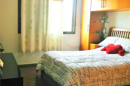 Sobrado à venda com 3 quartos, sendo 1 suíte, em Vila Brasilina, São Paulo, SP